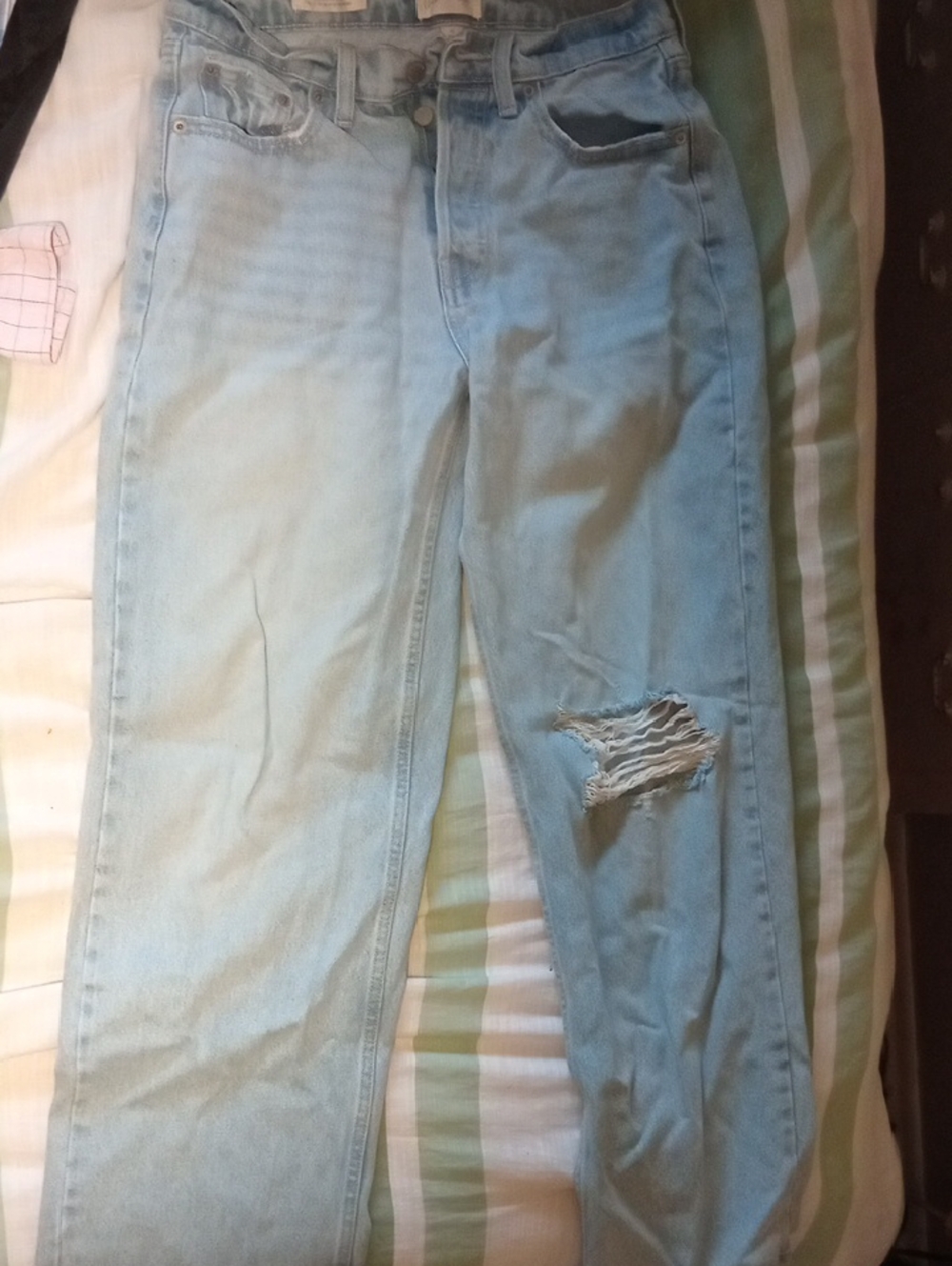 Universal Thread Light Wash Denim Jeans with Subtle Fading